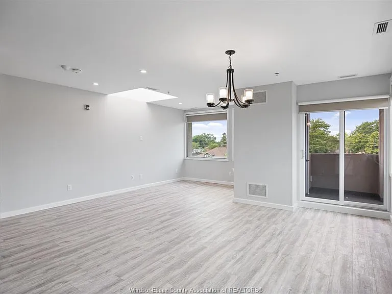1500 Ouellette Ave #402 — Photo 25