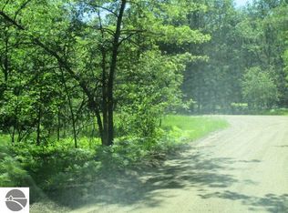 Woodlawn Ave, Roscommon, MI 48653