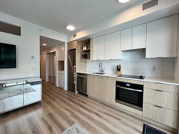 4th image of 1488 Bertram St #1601