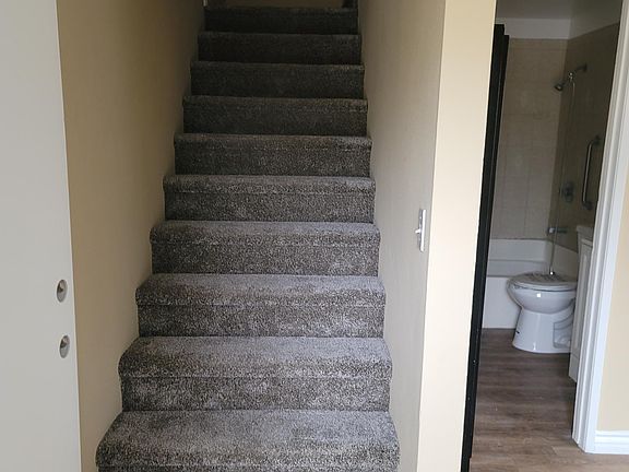 4th image of 5663 Fostoria St Unit 4