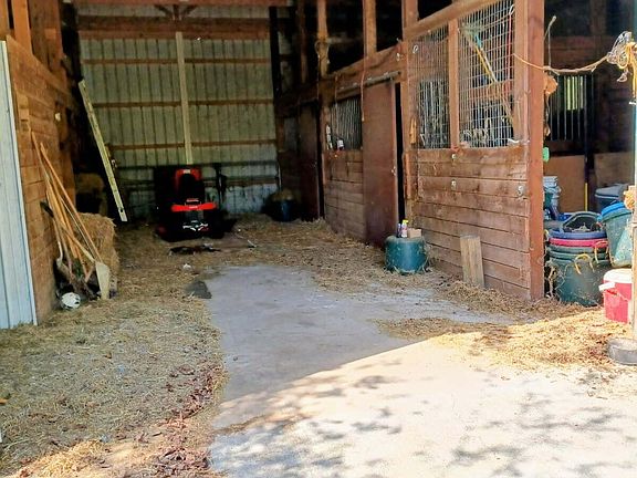 4th image of 1537 Lock Rd #B