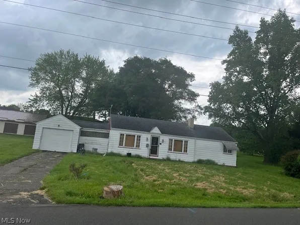 434 Commercial Ave SW, New Philadelphia, OH 44663