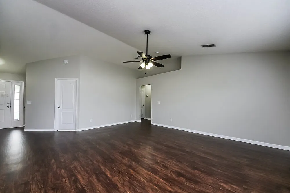 4 bed, 2.0 bath, 1788 sqft, $2,425 — Photo 4