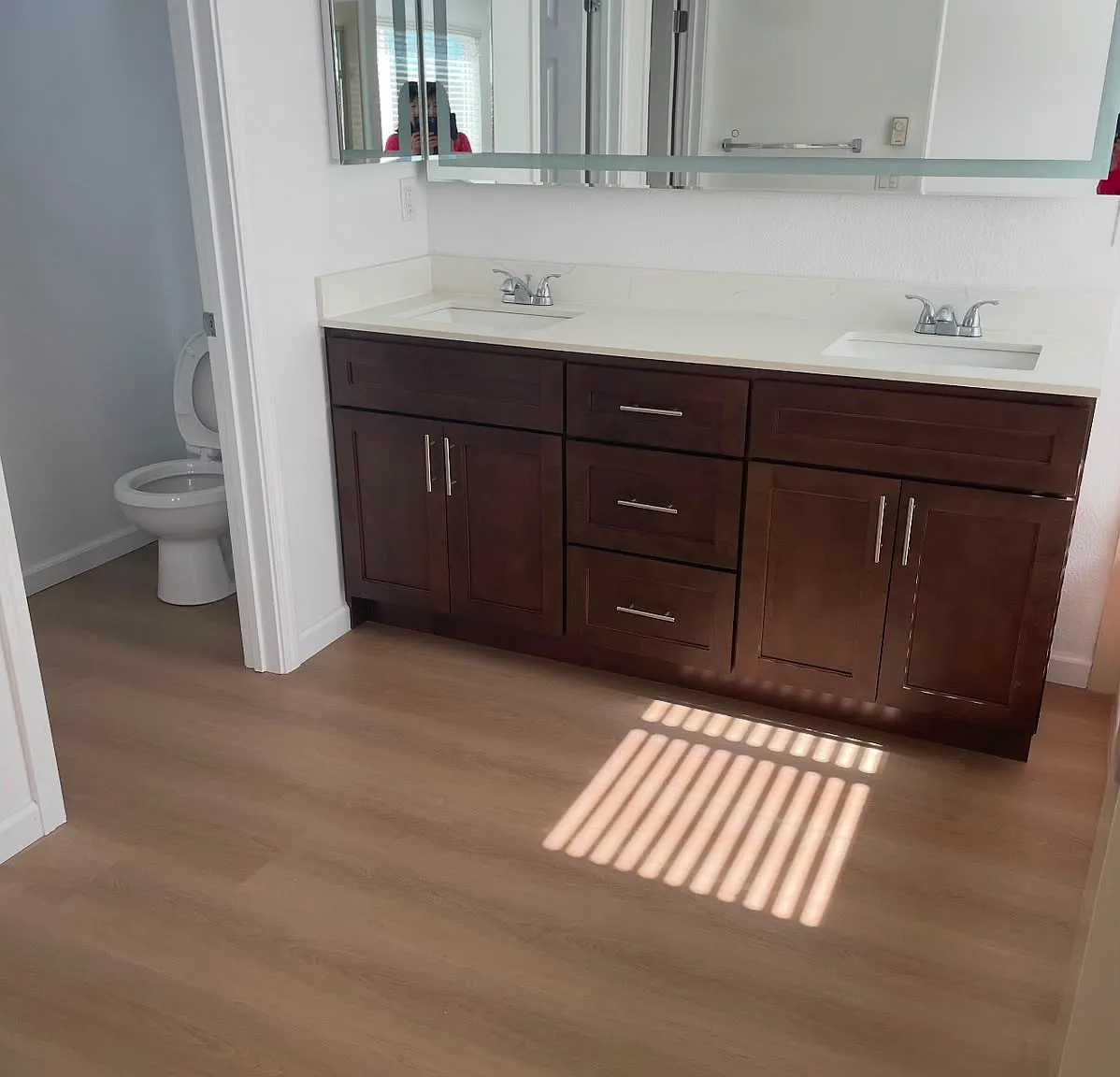 5 bed, 2385 sqft, $3,300 — Photo 3