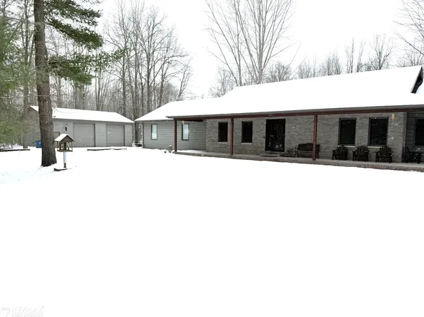 9317 Nichols Rd, Montrose, MI 48457
