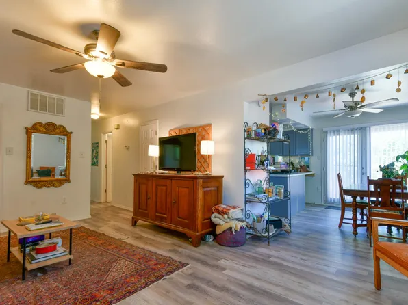 1692 Calle De Oriente Norte, Santa Fe, NM 87507