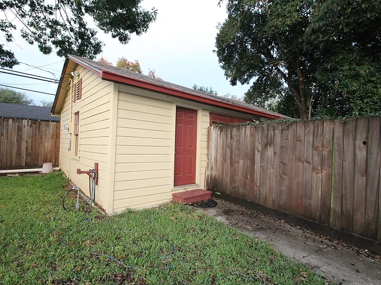 139 Thomas Jefferson Dr — Photo 10