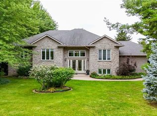 8653 Vance Dr, Lambton Shores, ON N0N1J7