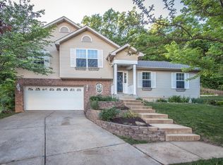 800 Sundance Ct, Fenton, MO 63026