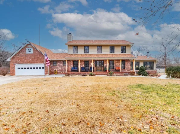 3236 N 15th St, Arkansas City, KS 67005