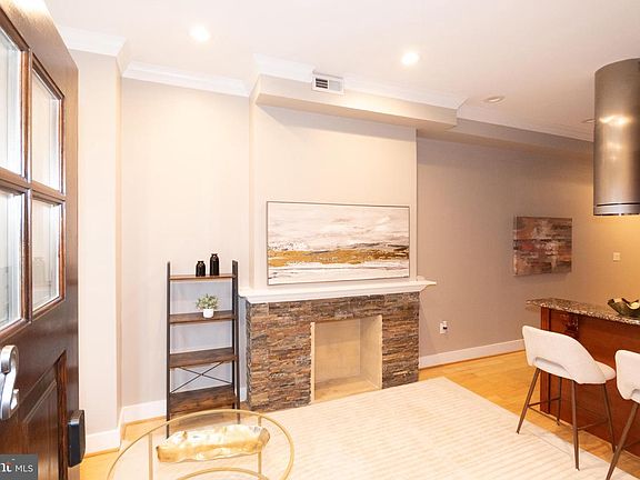 2nd image of 1126 Columbia Rd NW APT 2