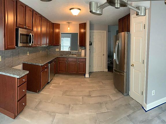 3rd image of 8292 Priestley Dr