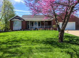 9 Sand Ct, Batesville, IN 47006
