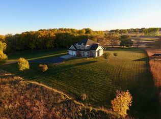 6876 12th St NW, Willmar, MN 56201