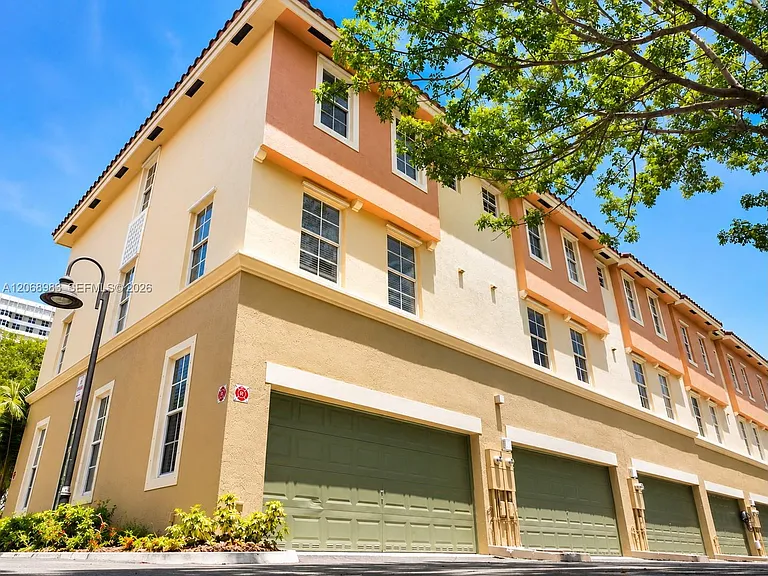 2069 S Ocean Dr #Townhouse 18 — Photo 8