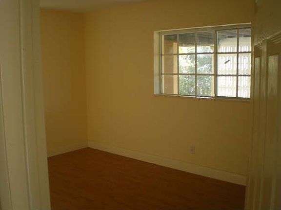 3rd image of 465 NW 127th St