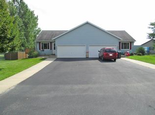 827 Kimseth Cir, Deerfield, WI 53531