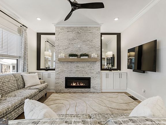 3rd image of 225 Anglin Walk