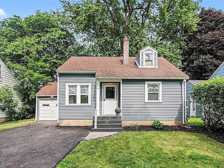 274 Newton Rd — Photo 1