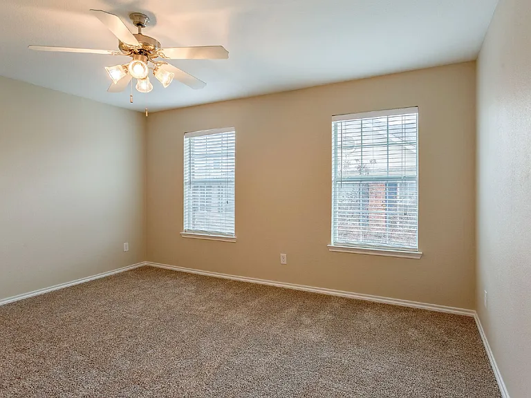 4168 Kyndra Cir — Photo 15