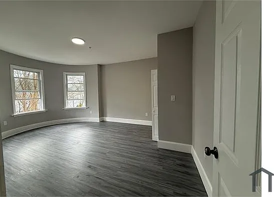 3 bed, 1600 sqft, $3,399 — Photo 3