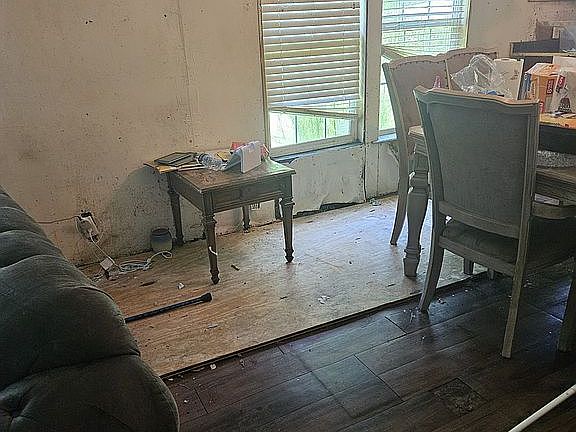 3rd image of 11945 S Bay Ct