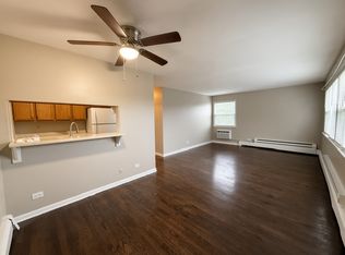 233 Uteg St #55, Crystal Lake, IL 60014
