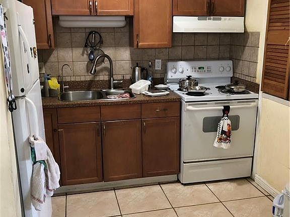 3rd image of 313 Morgan Cir N