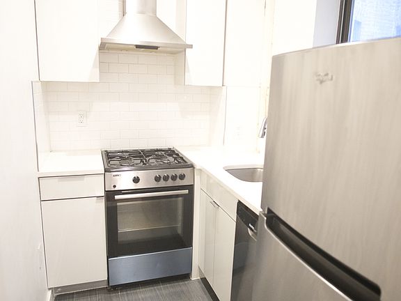 5th image of 517 W 180th St APT 8