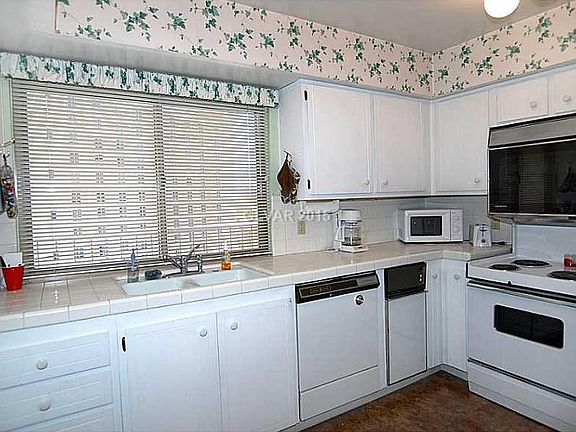 5th image of 205 E Harmon Ave APT 1011