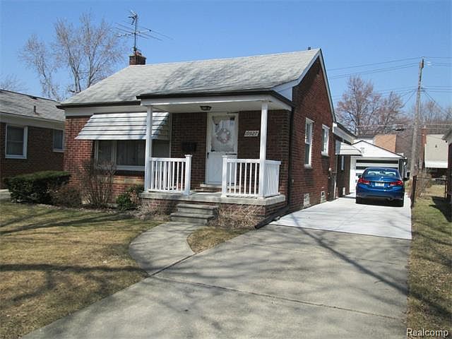 1st image of 19927 Lochmoor St