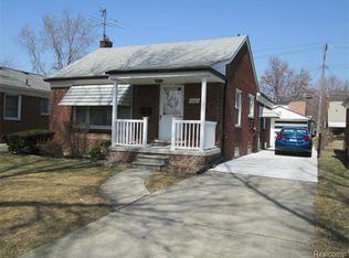 19927 Lochmoor St, Harper Woods, MI 48225
