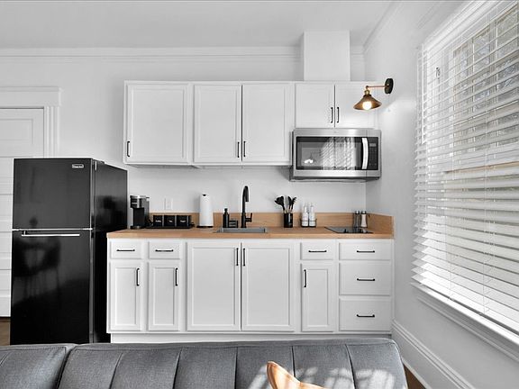 2nd image of 224 N Fulton St #11335837