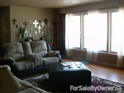 2nd image of 115 Moss Dr