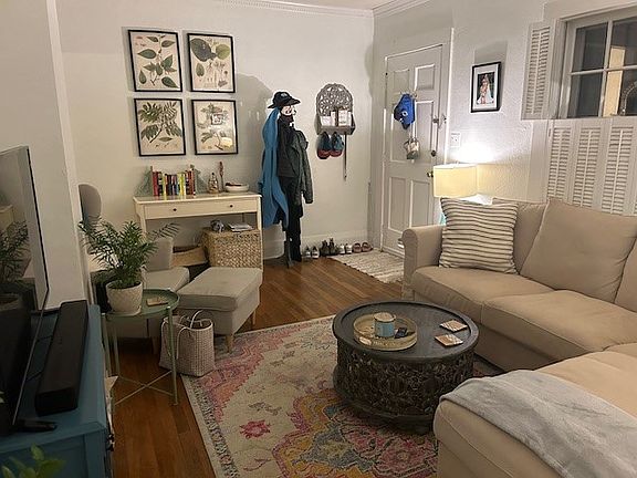 4th image of 4 Davie Cir