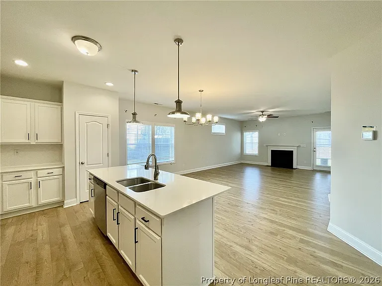 279 Cromwell Ct — Photo 4