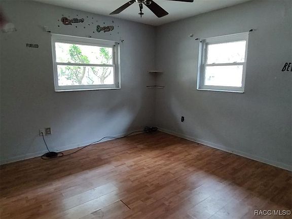 4th image of 706 Mayflower Ave