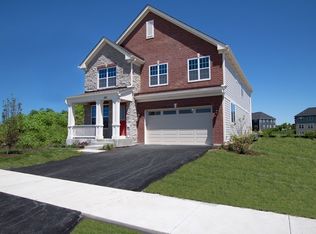 14 S Shore Ln, Lake Zurich, IL 60047