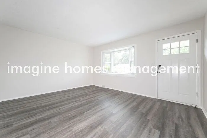 1331 Cavitt Rd — Photo 2