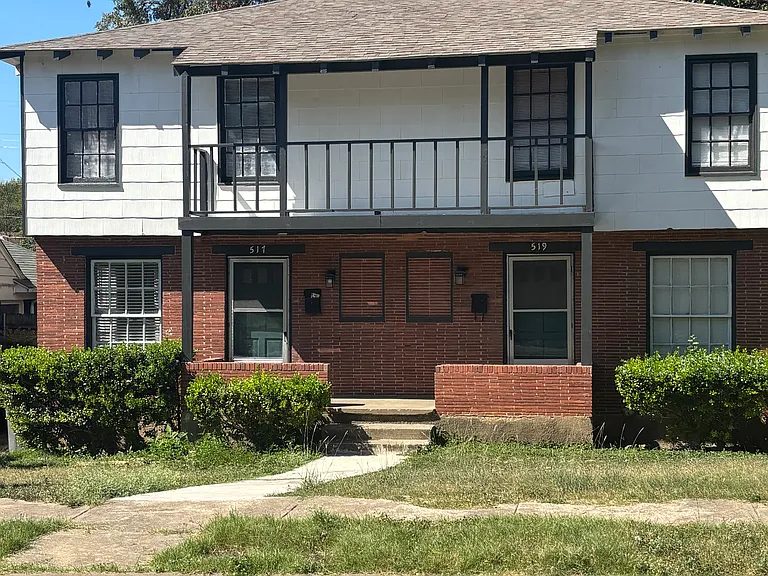 517 N Oak Cliff Blvd — Photo 1
