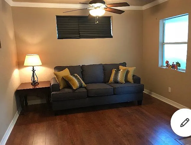 2 bed, 1050 sqft, $1,500 — Photo 4