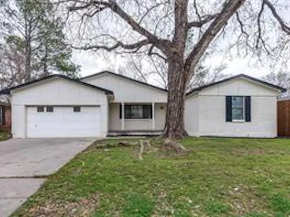 824 Billie Ruth Ln, Hurst, TX 76053