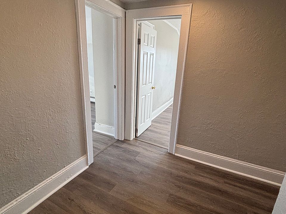 1st image of 127 E Chester St Floor 3