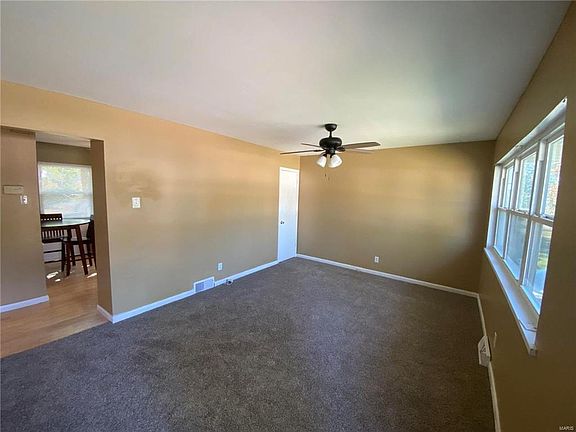 3rd image of 178 Floralea Pl