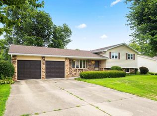205 N Holly St, Elmwood, IL 61529