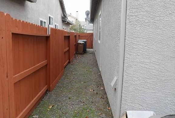 3rd image of 9736 Mountain Vista Cir