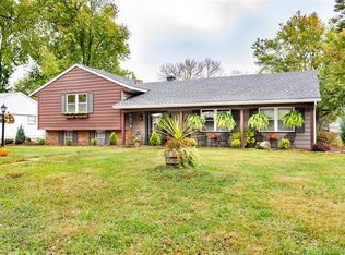 2 W Poos Dr, New Baden, IL