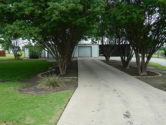 5th image of 1004 Palamino Dr
