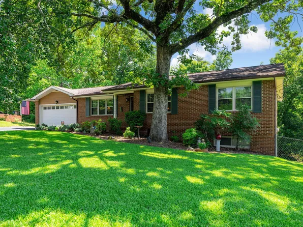 1126 Charwood Ln, Hixson, TN 37343