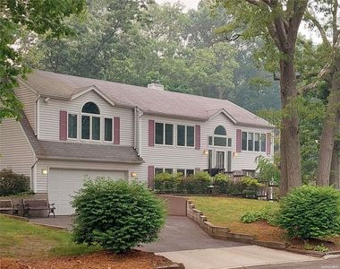 21 Arrowhead Lane, East Setauket, NY, 11733